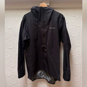 Patagonia Men's Black Dirt Roamer Rain Jacket